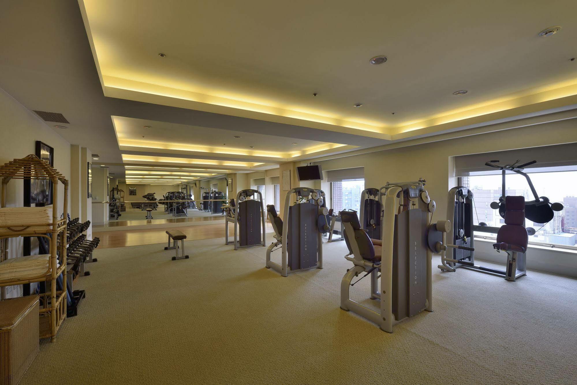The Sherwood Taipéi Exterior foto The gym at the hotel