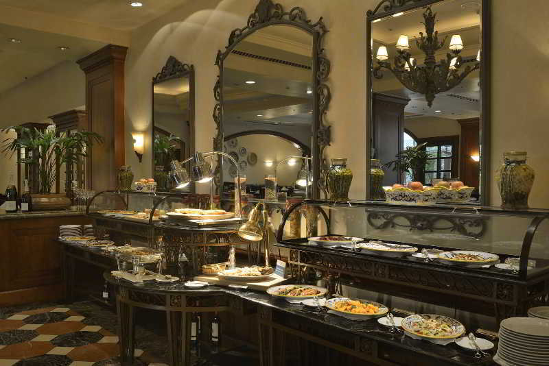 The Sherwood Taipéi Exterior foto A buffet at a hotel